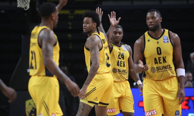 Greek Super League: Σοβαρεύτηκε στο τέλος και νίκησε η ΑΕΚ