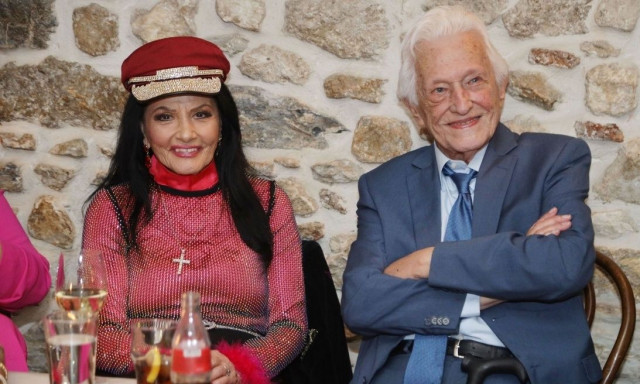 Δύσκολες ώρες για τη Ζωζώ Σαπουντζάκη: Πέθανε ο σύντροφός της