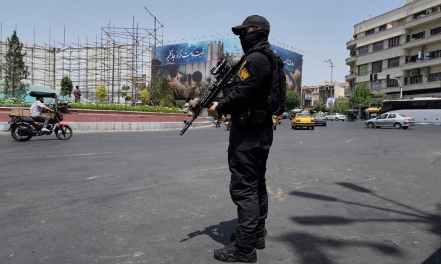 Ιράν: Ξεκινούν γυμνάσια οι Φρουροί της Επανάστασης - Συζητάμε σοβαρά μαζί τους, λέει ο Τραμπ