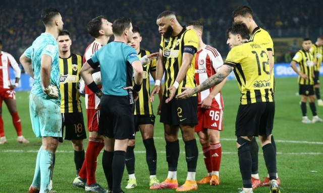 ΑΕΚ - Ολυμπιακός: Επεισοδιακό «τρίτο ημίχρονο» - Το πέναλτι που οδήγησε σε εντάσεις και καταγγελίες