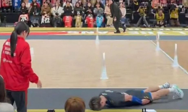 Αθλητής βόλεϊ δίδαξε την «τέχνη της συγγνώμης» και έγινε viral - Η κίνηση που άφησε άπαντες άφωνους