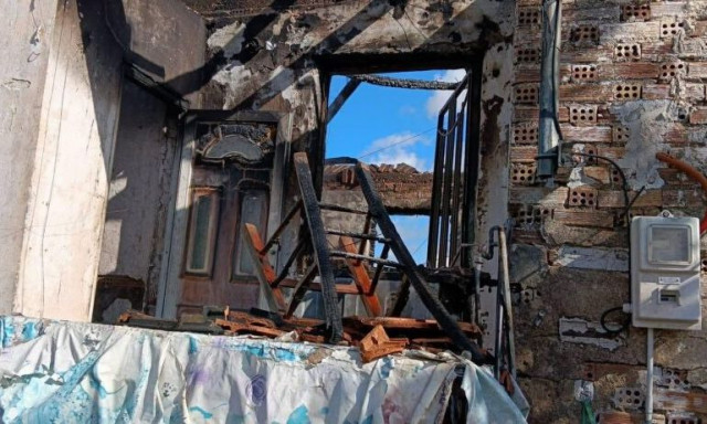 Ηλεία: Φωτιά σε σπίτι στην Ακροποταμιά - Στο νοσοκομείο ηλικιωμένος