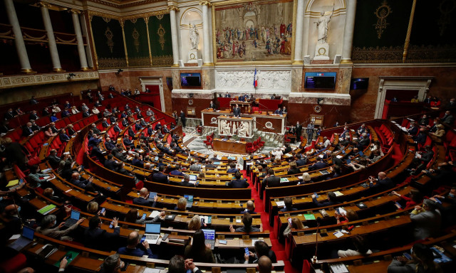 Γαλλία: Το κοινοβούλιο απέρριψε δυο προτάσεις μομφής κατά της κυβέρνησης