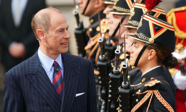 Βρετανία: Ο αδελφός του βασιλιά Καρόλου μίλησε για την υπόθεση Επστάιν - «Υπάρχουν πολλά θύματα»