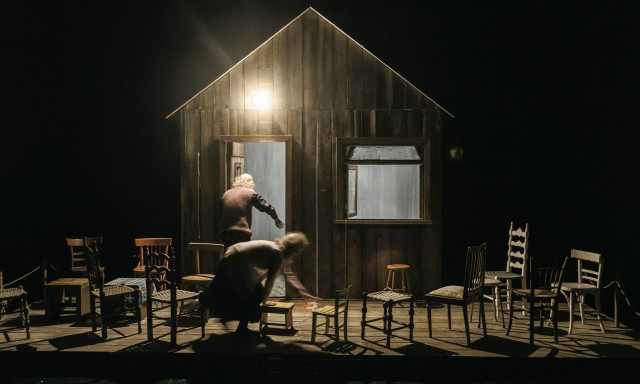 Οι Καρέκλες του Ευγένιου Ιονέσκο στο Θέατρο του Νέου Κόσμου