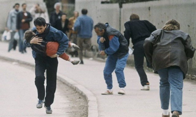 «Ανθρώπινα σαφάρι» στο Σαράγεβο: Ελεύθερος σκοπευτής ύποπτος για φόνο ετών 80