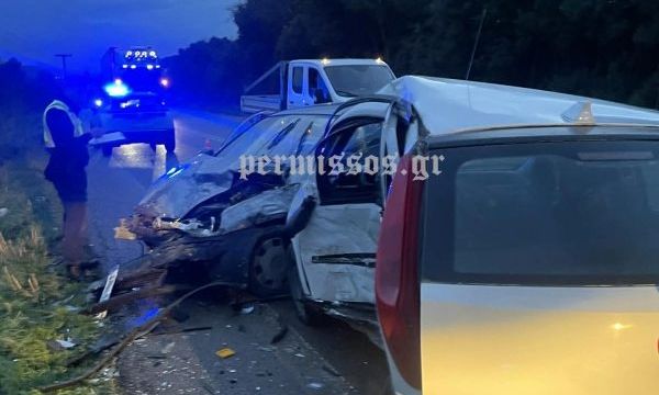 Τροχαίο δυστύχημα στη Θηβών - Χαλκίδας: Ένας νεκρός και ένας τραυματίας από πλαγιομετωπική σύγκρουση