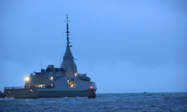 Φρεγάτα Νέαρχος: Λίγες ημέρες μετά την μικρής έκτασης φωτιά, ξεκίνησαν οι πρώτες δοκιμές εν πλω