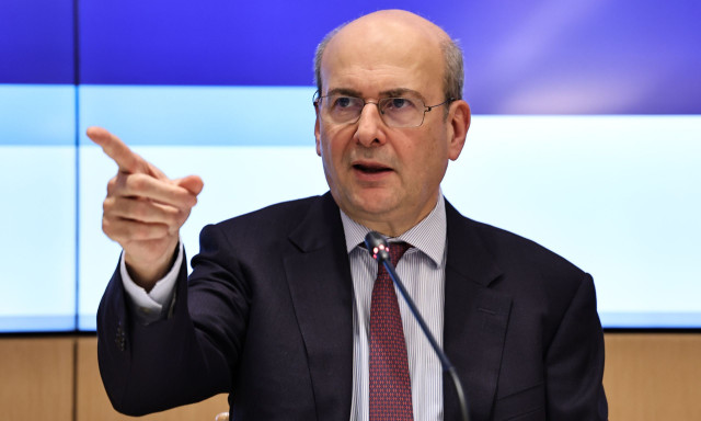 Χατζηδάκης: «Το Δημόσιο είχε φτάσει να διεκδικεί ολόκληρη τη Σαρωνίδα» - Όλες οι αλλαγές