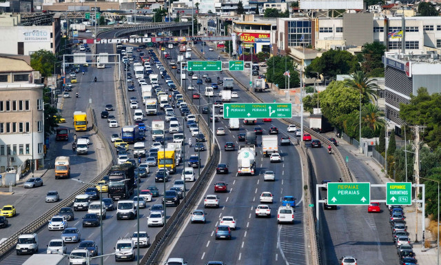 Κίνηση στους δρόμους: Στο «κόκκινο» Κηφισός και Κηφισίας - Μποτιλιάρισμα στον Πειραιά