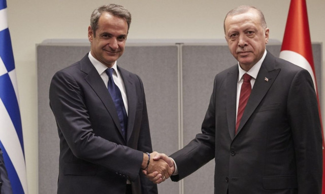 Συνάντηση Μητσοτάκη-Ερντογάν: «Κλίμα πανικού» στην Αθήνα «βλέπουν» τουρκικά ΜΜΕ-Αναφορά σε Δένδια