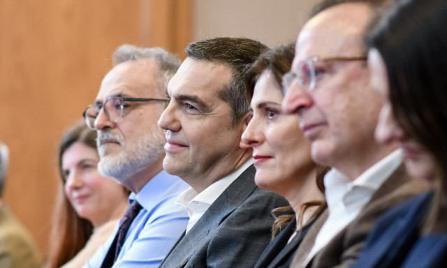 Στα Γιάννενα η νέα παρουσίαση του βιβλίου του Αλέξη Τσίπρα - Παρόντες Γεροβασίλη και Κάτσης - Βίντεο