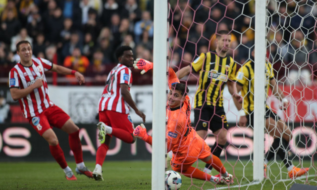 LIVE Πανσερραϊκός – ΑΕΚ 0-4 (τελικό): «Καθάρισε» με τέσσερα γκολ στο δεύτερο ημίχρονο!