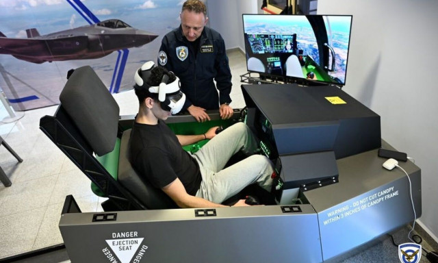 Πολεμική Αεροπορία: Προσομοιωτές αεροσκαφών F-16 και F-35 στο νέο λιμάνι Πατρών