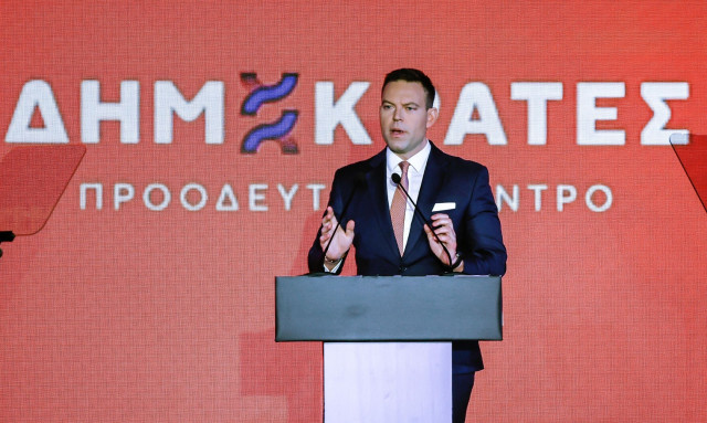 Κασσελάκης σε Τσίπρα: Ας ονομάσει το κόμμα του «Κίνημα Novartis» - Επίθεση και σε Κωνσταντοπούλου 