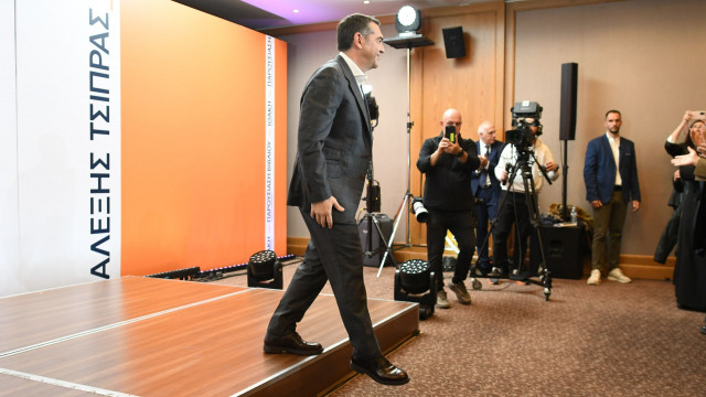 Η έμμεση αιχμή Τσίπρα σε Καρυστιανού για την τραγωδία στη Χίο