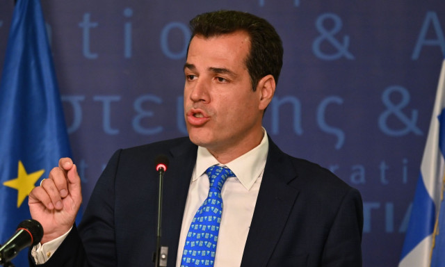 Πλεύρης για Χίο: Δικηγόροι ΜΚΟ δεν πήγαν στους μετανάστες, αλλά συνήγοροι του φερόμενου διακινητή