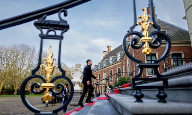 Bloomberg: Η ΕΕ διερευνά επιλογές για την συμπερίληψη εγγυήσεων για την ένταξη της Ουκρανίας