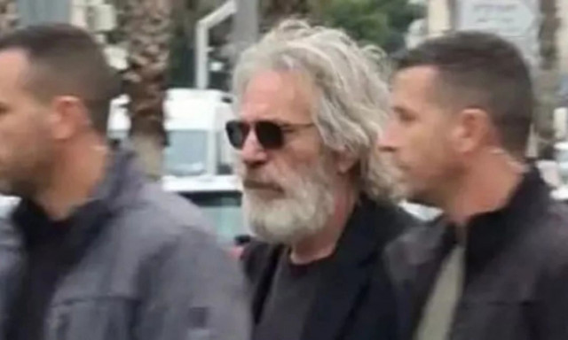 Ο Τζέφρι Επστάιν είναι ζωντανός; Φωτογραφία τον δείχνει να περπατάει στο Ισραήλ