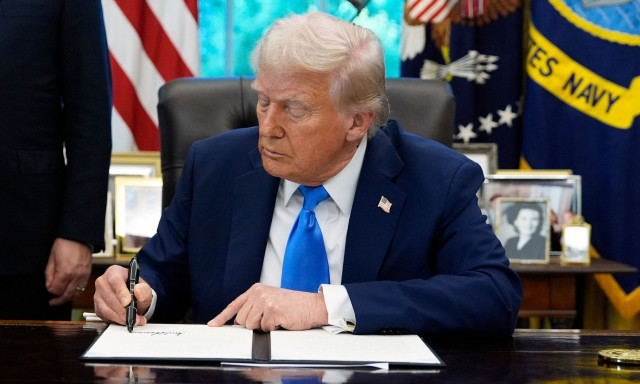 Στροφή στην κλιματική πολιτική των ΗΠΑ –  Ο Τραμπ θα ακυρώσει τη ρύθμιση Ομπάμα για την προστασία του περιβάλλοντος