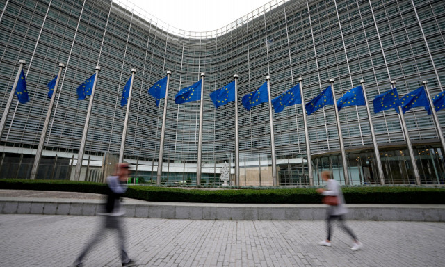 Explainer: Γιατί η αστυνομία έκανε έφοδο στα γραφεία της Κομισιόν - Νοικιάζει τα ακίνητα που πούλησε