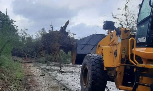 Καταστροφές από την κακοκαιρία: Κατολισθήσεις σε Πάτρα, Ήπειρο και Κέρκυρα - Καθίζηση στη Ζάκυνθο