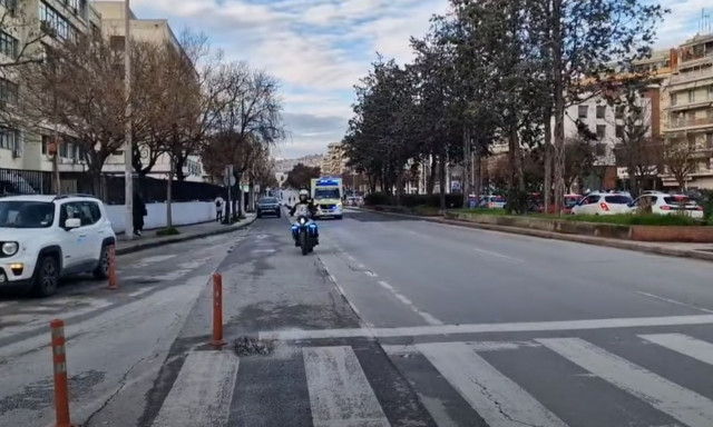 Θεσσαλονίκη: Επείγουσα διακομιδή διασωληνωμένου παιδιού μεταξύ νοσοκομείων - Βίντεο