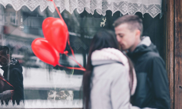 Η άγνωστη αλήθεια για την Ημέρα του Αγίου Βαλεντίνου: Από τους βασανισμούς στον σύγχρονο ρομαντισμό