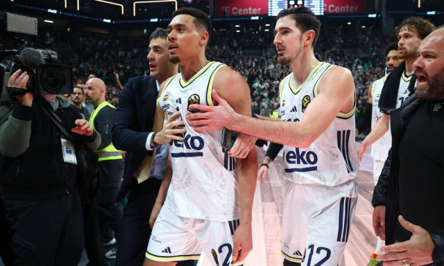 Αλητείες Μπόλντγουιν στο Telekom Center Athens – Έξαλλος ο Λεσόρ, απειλήθηκε επεισόδιο