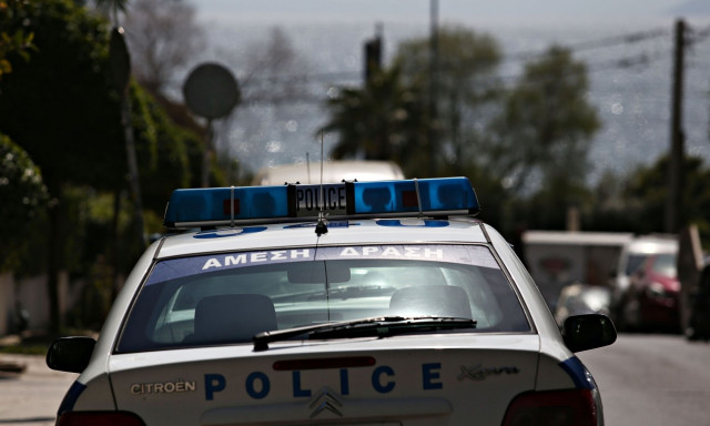 Σοβαρό τροχαίο στη Λούτσα: Εκτροπή αυτοκινήτου - Τρεις ανήλικοι στο νοσοκομείο