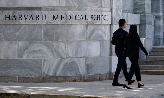 Η κυβέρνηση Τραμπ μηνύει το Χάρβαρντ - Το κατηγορεί ότι αψηφά την έρευνα για τις εισαγωγές φοιτητών