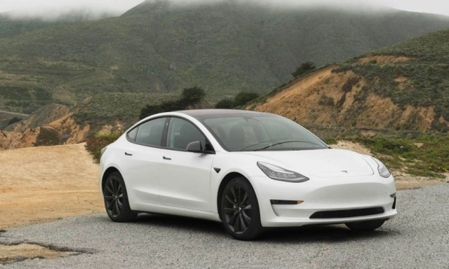 Έδωσε 140.000 δολάρια για Tesla: Δύο χρόνια μετά έμαθε πόσο αξίζει και δεν το χάρηκε καθόλου