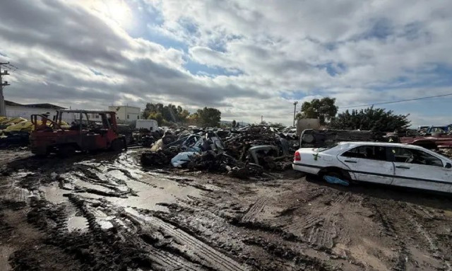 Ασπρόπυργος: Έλεγχος σε μάντρα μεταχειρισμένων για ρύπανση - Στο Αυτόφωρο η ιδιοκτήτρια