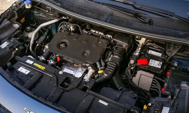 Η Stellantis εξελίσσει και καινούργιo diesel και νέο κινητήρα βενζίνης