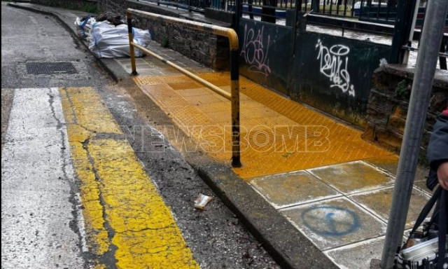Αγρίνιο: Ράμπα αναπήρων «αποκλεισμένη» από σιδερένια μπάρα μπροστά σε Δημοτικό Σχολείο