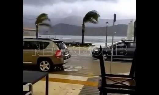 Αργοστόλι: Σε εξέλιξη ισχυρή κακοκαιρία - Πλημμύρισε η παραλιακή Αντώνη Τρίτση - Χωρίς πλοία το νησί