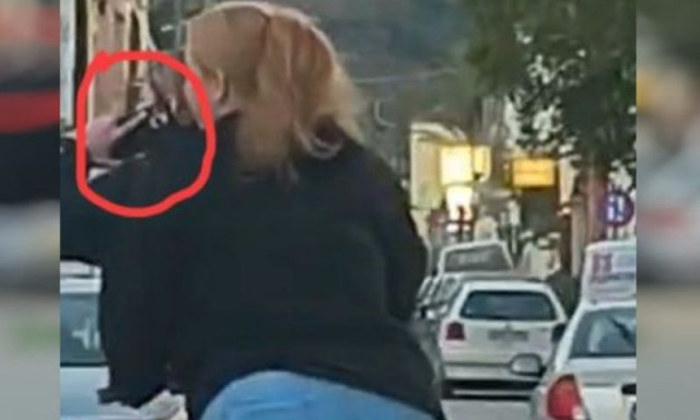 Κρήτη: Οδηγούσε πατίνι με το κινητό στο χέρι και παραλίγο να προκαλέσει ατύχημα