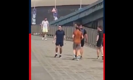 Πρωινή γυμναστική για τον Μακρόν - Τζόκινγκ στους δρόμους της Βομβάης - Βίντεο