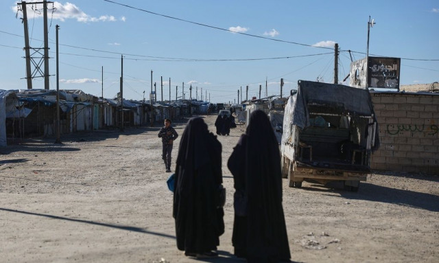 Συρία: Οι αρχές μεταφέρουν τους συγγενείς τζιχαντιστών από τον γιγάντιο καταυλισμό Αλ-Χολ