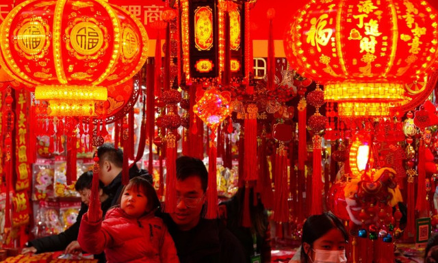 Προλήψεις Κινεζικής Πρωτοχρονιάς: Απαγορεύεται το λούσιμο, το κόψιμο νυχιών και οι... χωρισμοί