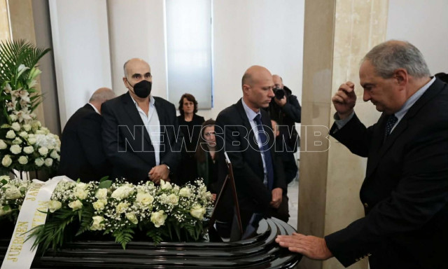 Άννα Ψαρούδα-Μπενάκη: Στο Α΄ Νεκροταφείο η κηδεία της - Δείτε φωτογραφίες