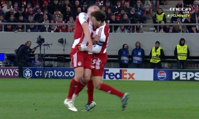 Ολυμπιακός – Λεβερκούζεν: Τρομακτική στιγμή με Πιρόλα, Ρέτσο | Βίντεο με τη σφοδρή σύγκρουσή τους