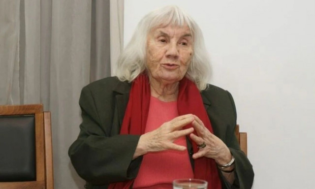 Πέθανε η συγγραφέας Ιωάννα Καρατζαφέρη σε ηλικία 97 ετών