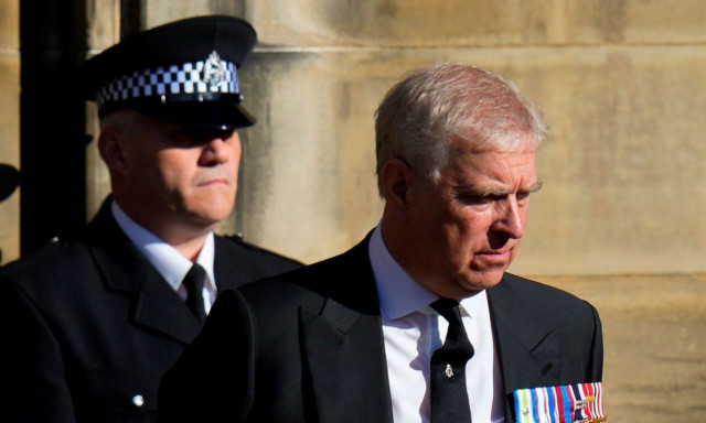 LIVEBLOG - Συνελήφθη ο έκπτωτος πρίγκιπας Άντριου - Στηρίζω τις αρχές, λέει ο βασιλιάς Κάρολος