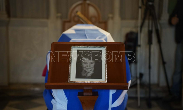 Ελένη Γλύκατζη - Αρβελέρ: Σε λαϊκό προσκύνημα η σορός της - Το μεσημέρι η κηδεία της