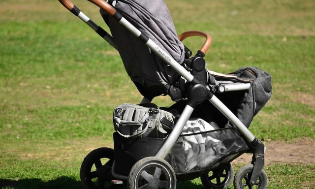 Ηράκλειο: Έκλεψαν παιδικό καρότσι από αυλή σπιτιού