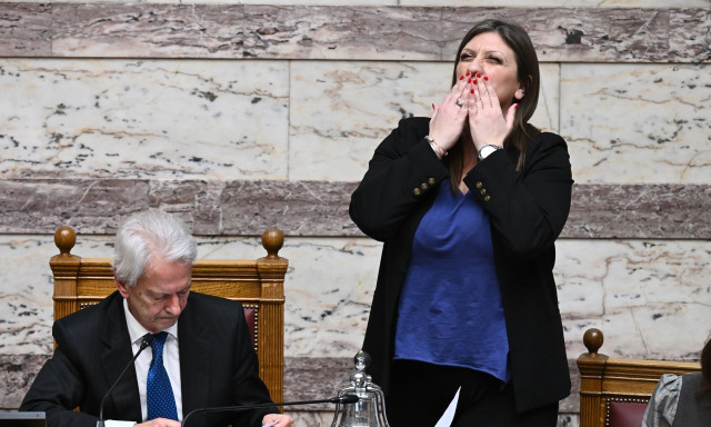 Νέο σόου Ζωής Κωνσταντοπούλου στη Βουλή - Ξανανέβηκε στην θέση του προεδρείου