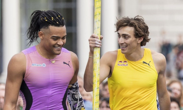 Το επικό σχόλιο Καραλή σε Ντουπλάντις για να… παρατήσει τα άλματα για ένα χρόνο λόγω τραγουδιού!