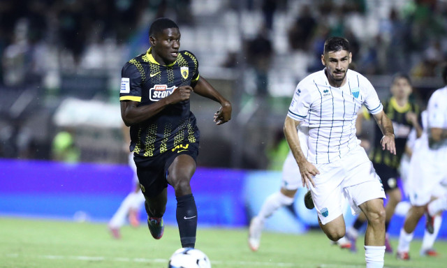 Super League: «Μάχες» ΑΕΚ-Λεβαδειακός για κορυφή, ΟΦΗ-Παναθηναϊκός για Ευρώπη