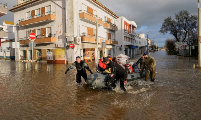 Πώς τα «καιρικά σοκ» στη Μεσόγειο αναζωπυρώνουν φόβους για αυξήσεις στις τιμές των τροφίμων